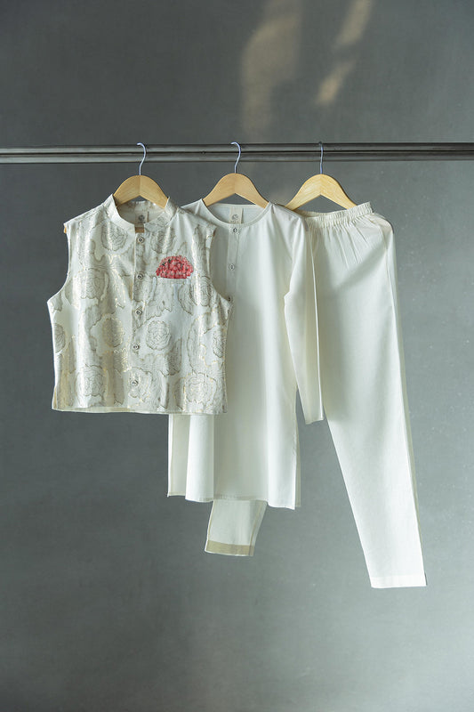 Madhumalti Ivory Bandi, Kurta Pyjama set